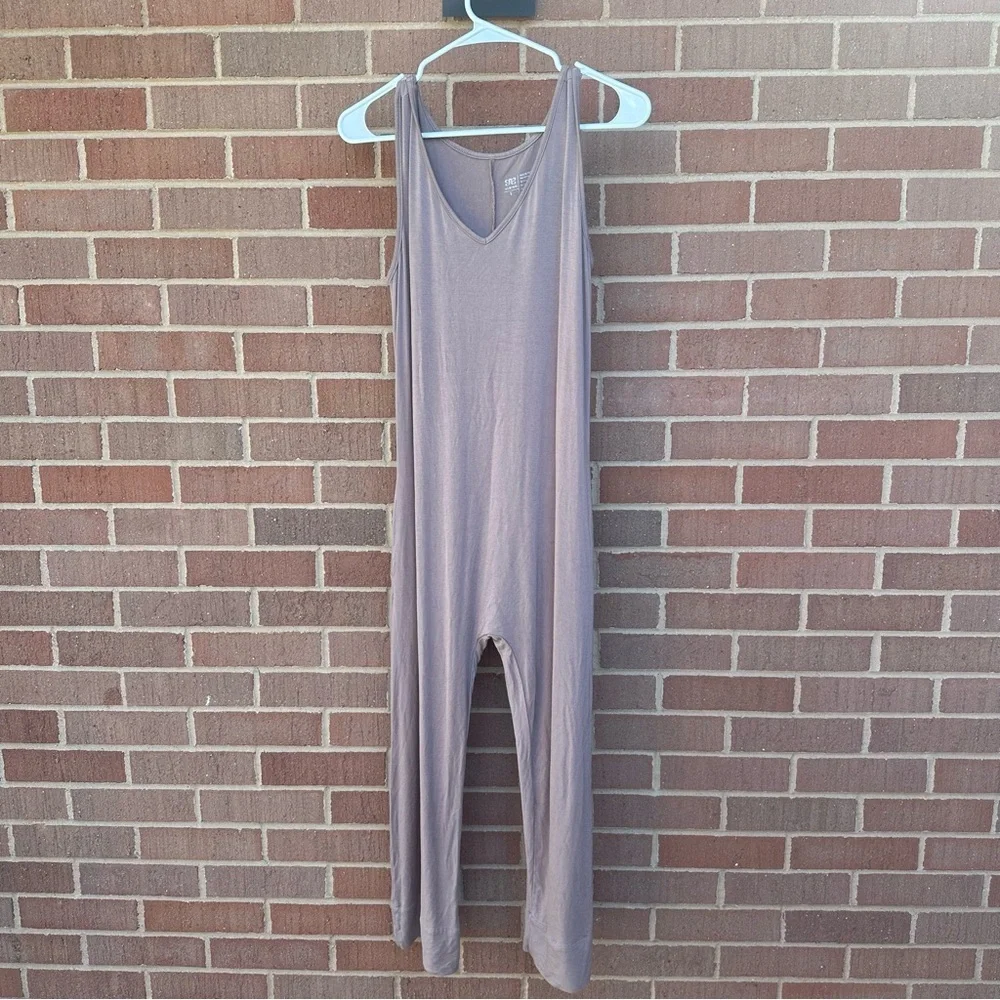 Albion Yes Please jumpsuit in taupe color Size Small - Picture 2 of 8